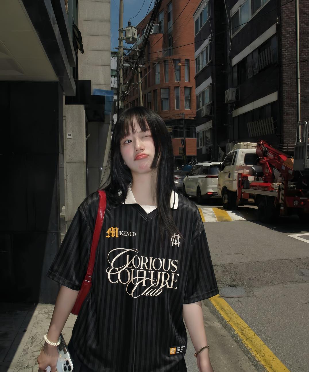 111 GLORIOUS JERSEY TSHIRT