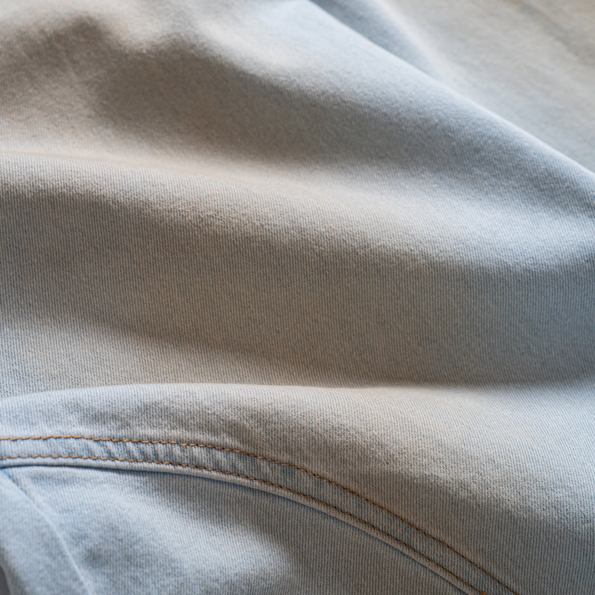 DIRTY WASH BALLOON JEANS