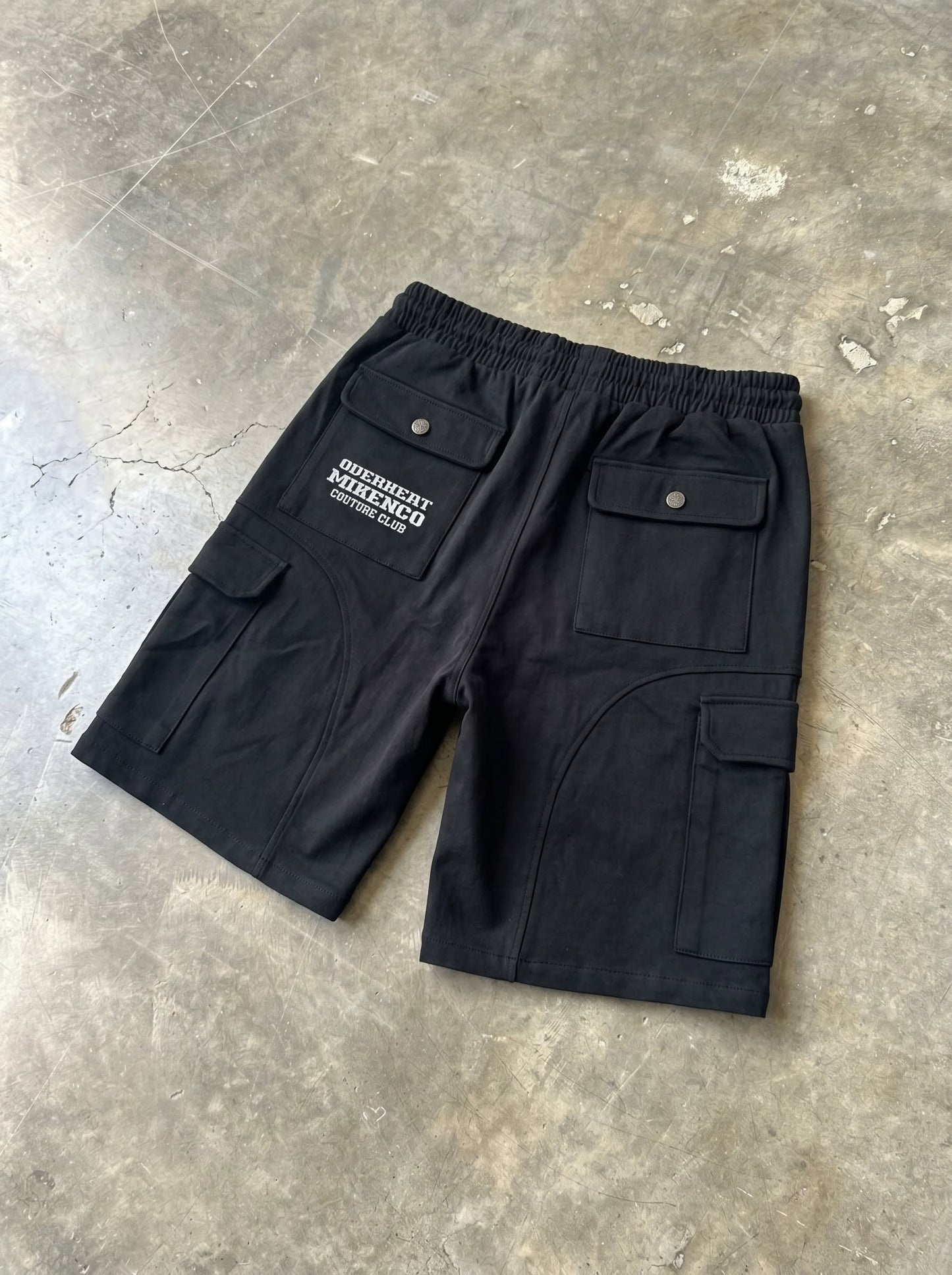 BLACKOUT CARGO SHORT