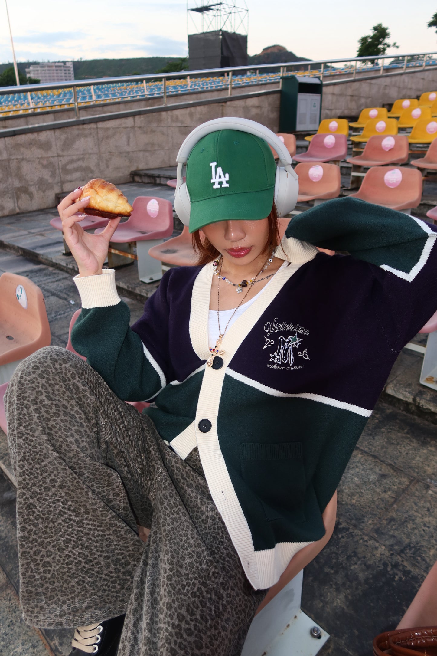 VICTORIAN GLORY CARDIGAN